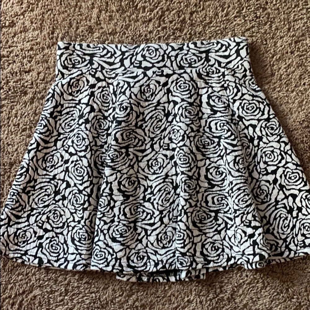 Floral print skirt